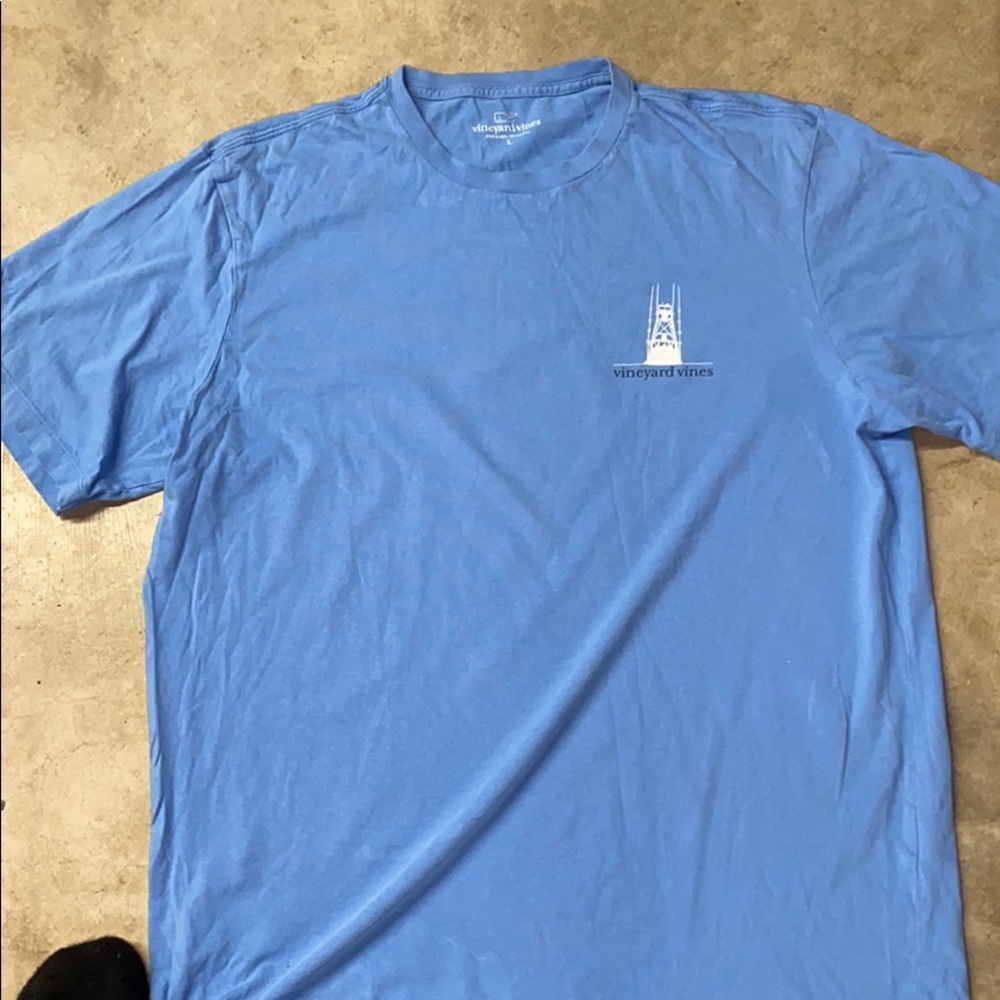 Vineyard vines t shirt
